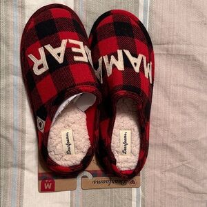 Dearfoams women’s Red and Black Plaid Slippers